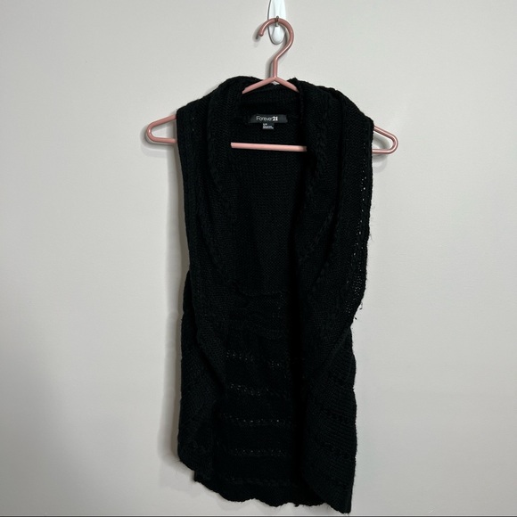 Forever 21 Jackets & Blazers - Forever 21 Knitted Vest 🍋